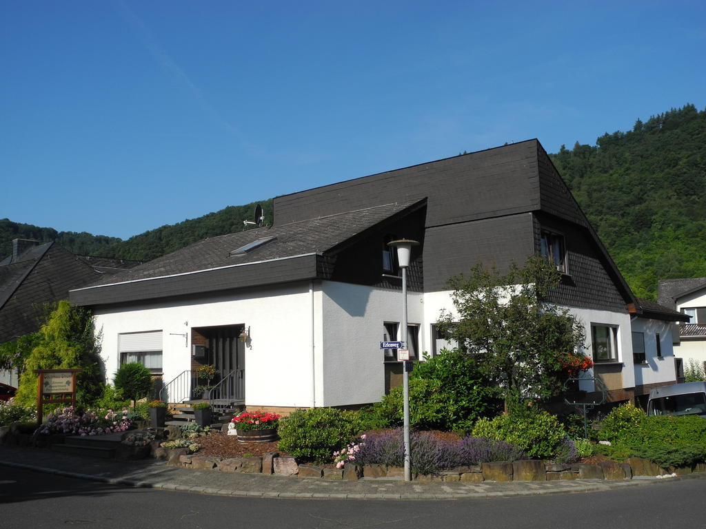 Hotel Gaestehaus Steuer Bruttig-Fankel Zewnętrze zdjęcie